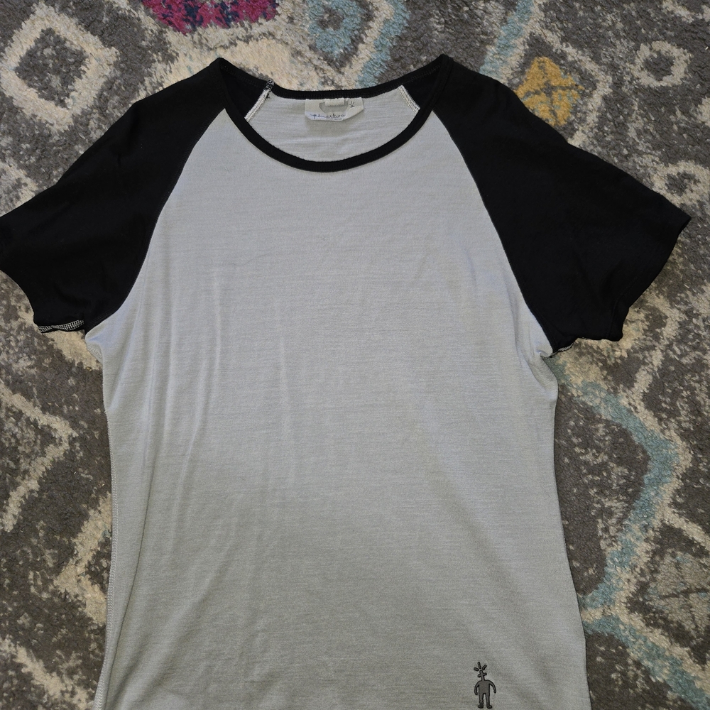 Smartwool Women's Short Sleeve Raglan Tee in Light Gray and Black
